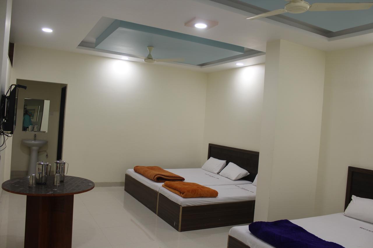 Hotel Radhika Inn Trimbak Exterior photo